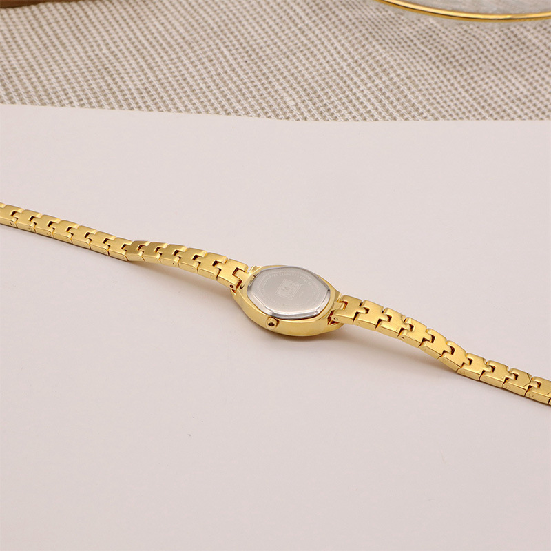 b17e940d-0b29-433a-aa54-dd3213c65bcd-1.jpg